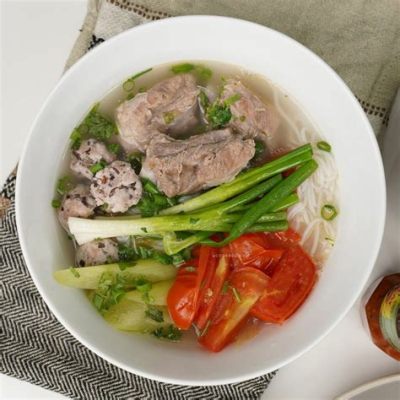  Bún Sườn Nanping: Sự Kết Hợp Đậm đà Của Nước Dừa và Hương Thơm Rượu