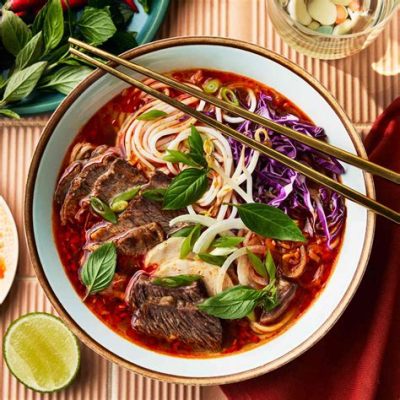  Bún Bò Huế: Một món ăn cay nồng, đậm đà hương vị của cố đô!